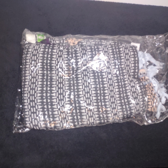 Sweet Sinammon Shawl - Picture 3 of 6